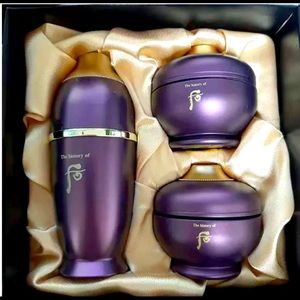 The History of Whoo 
Hwanyu Special Gift  3 Items